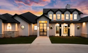 672ed64e34ee692170aa95da_672ed4c2d3e2ff1a5ea56d17_kc-custom-homes-dripping-springs-example-1000x600-6