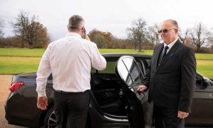 Corporate-Business-Chauffeur-In-London-1-1000x600-10