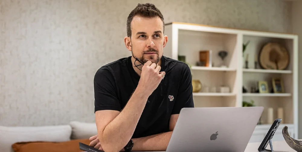 Interview-Luke-Tobin-Founder-of-Tobin-Capital-and-the-Unusual-Group-on-Scaling-Agencies-and-Achieving-Better-Exit-Multiples-1000x504-2