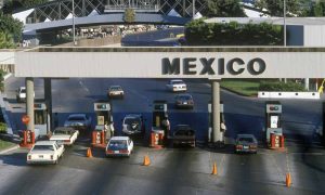 tijuana-border-crossing-1990-1000x600-1